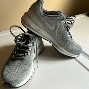 NIKE, women’s sneakers